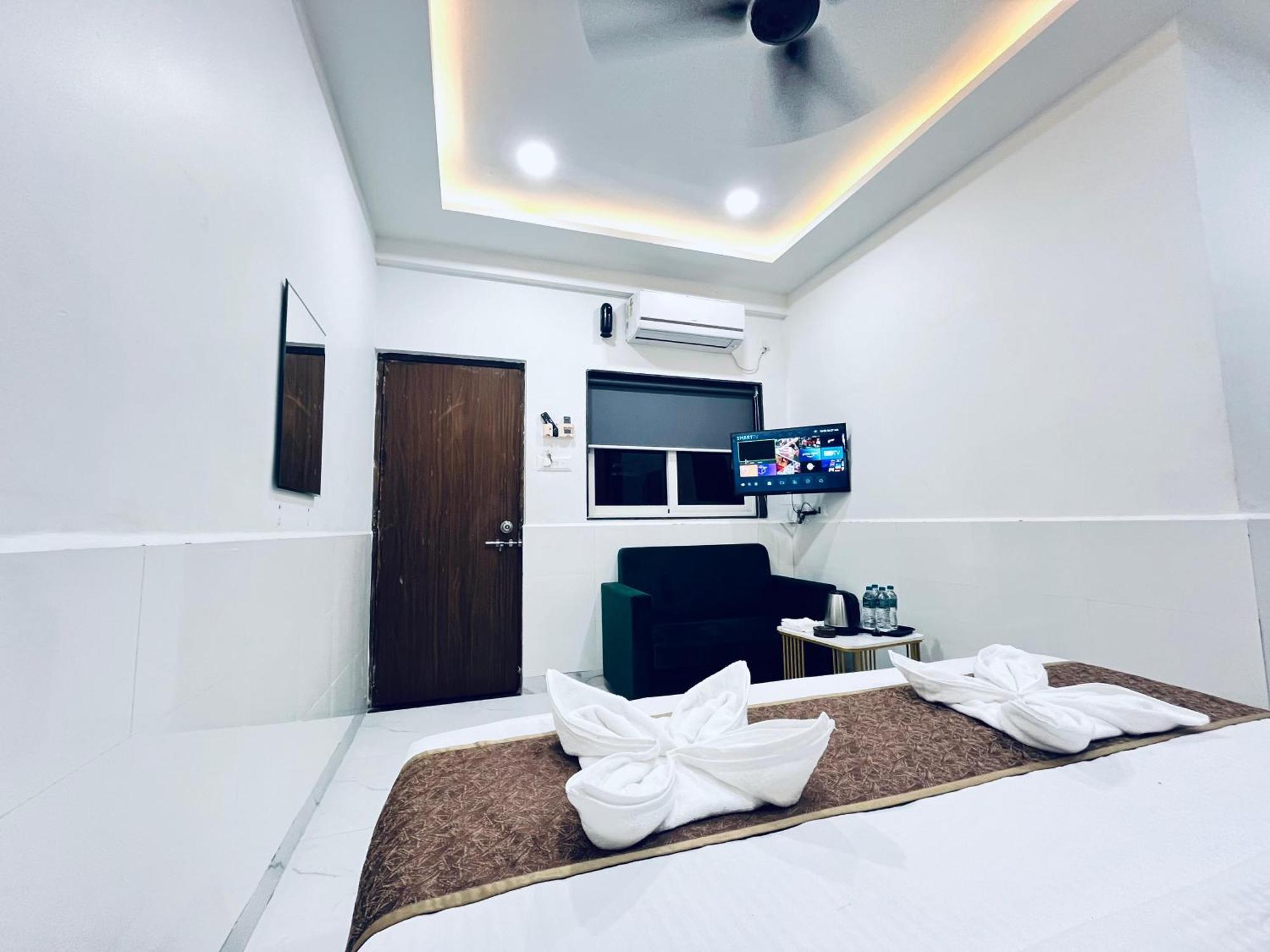 Hotel Small Daddy Plus Calangute Extérieur photo