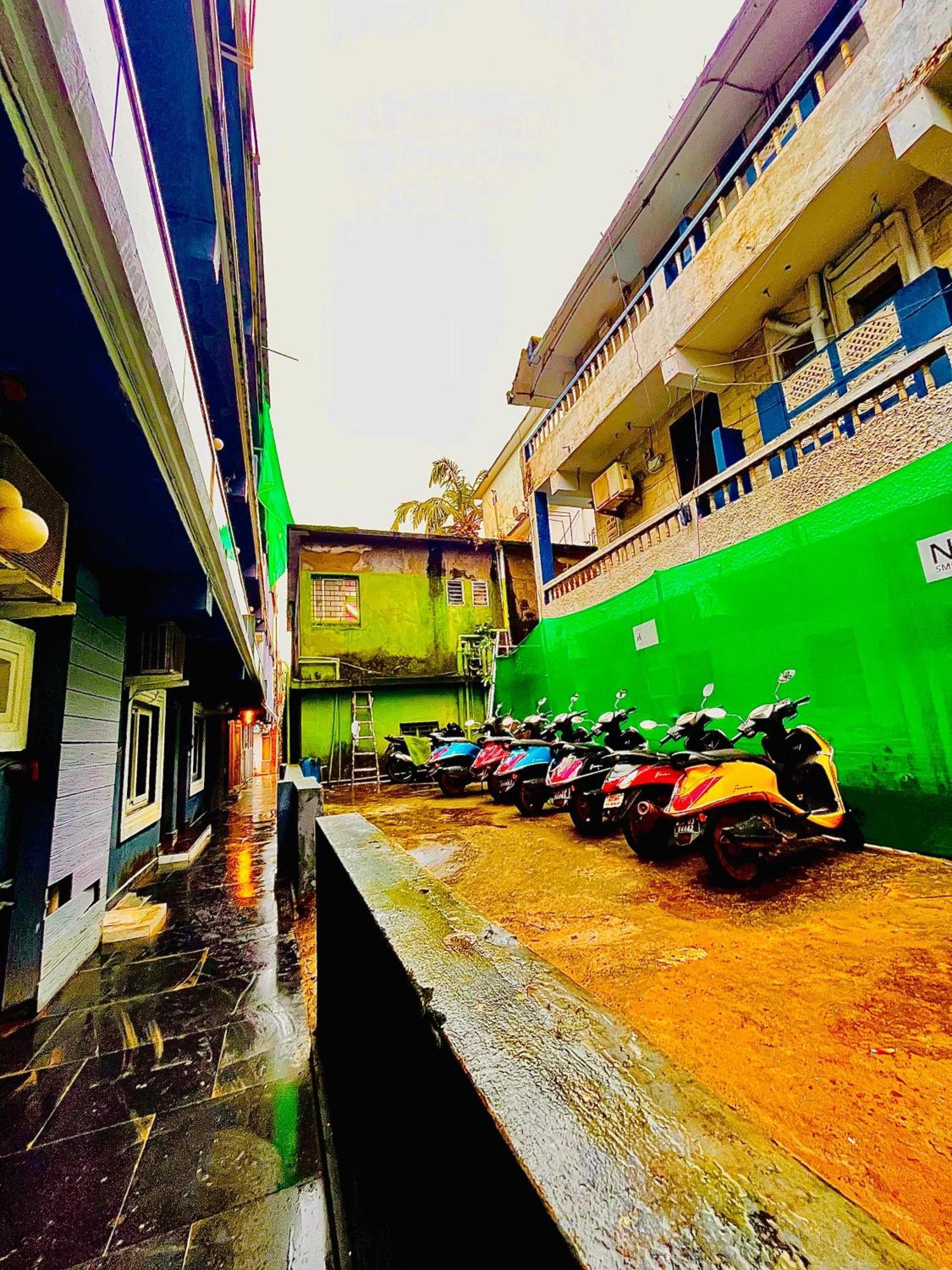 Hotel Small Daddy Plus Calangute Extérieur photo