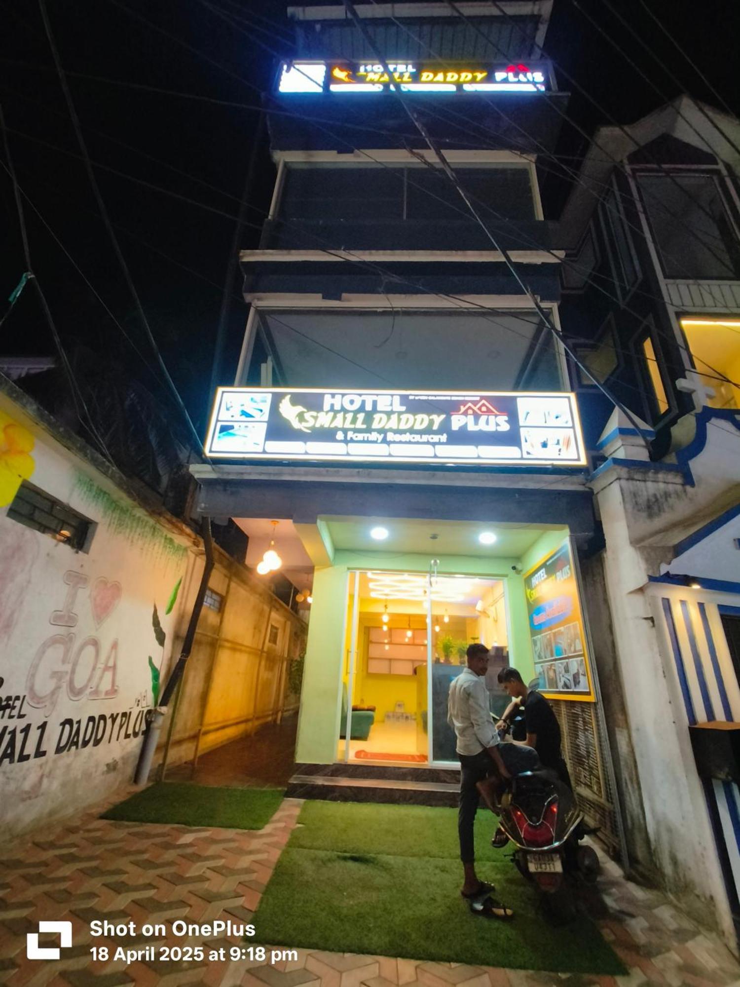Hotel Small Daddy Plus Calangute Extérieur photo