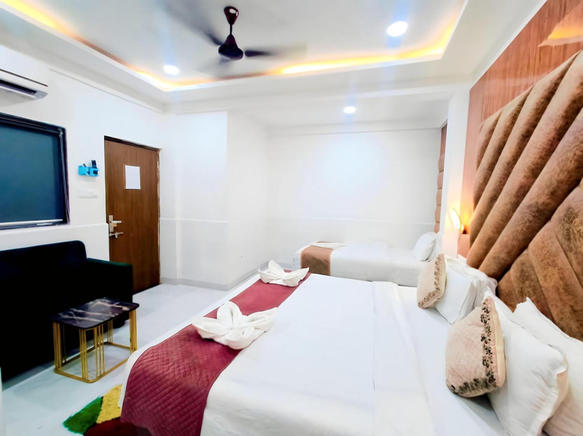 Hotel Small Daddy Plus Calangute Extérieur photo