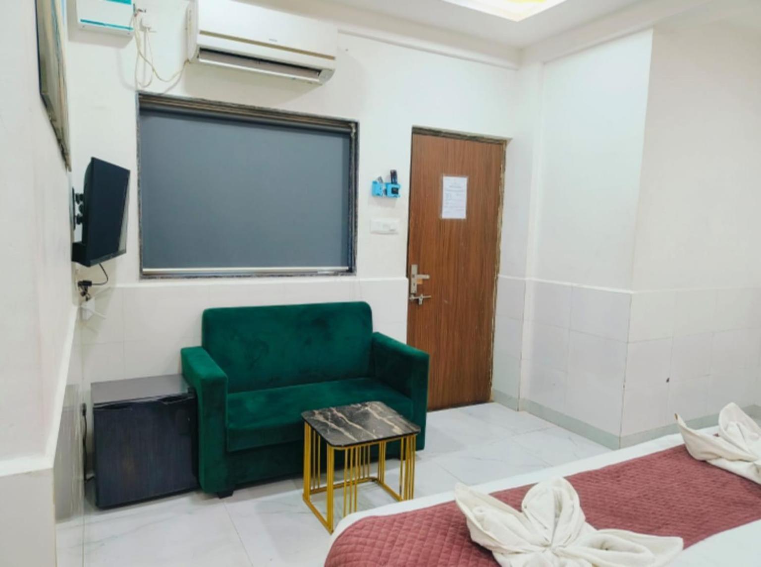 Hotel Small Daddy Plus Calangute Extérieur photo